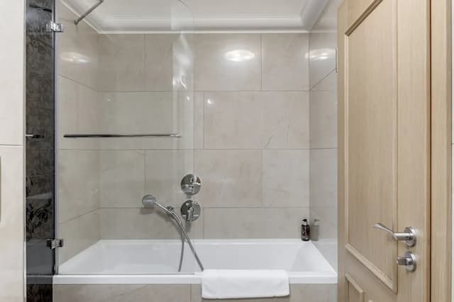 로렌 - 더 브릿지 인-스탠다드 더블룸-2