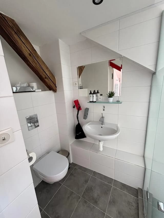 LH 빈티지 디자인 호텔 삭스-Small Double Room with Balcony-7