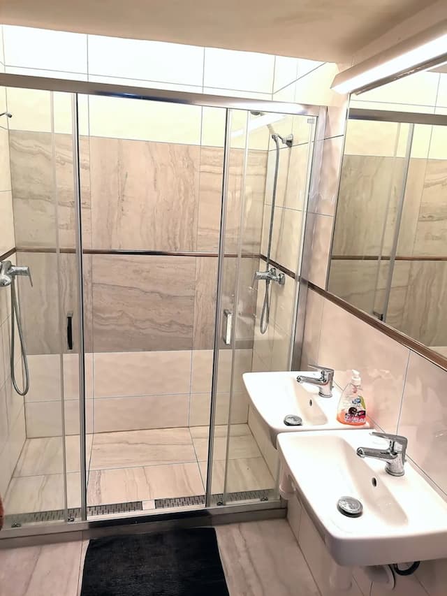 SKLEP REST 民宿-經濟三人房, 共用浴室-12