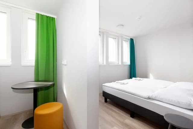 a&o 프라하 레아-룸 (6-Beds)-4