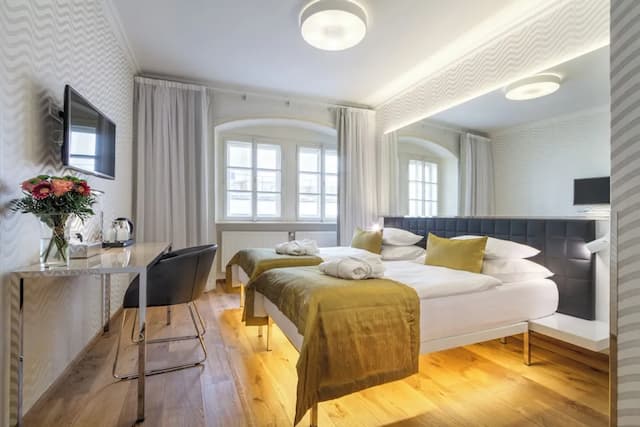 Hotel Golden Star-Standard Double Room-5