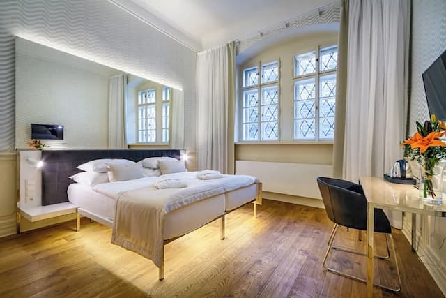 Hotel Golden Star-Standard Double Room-4