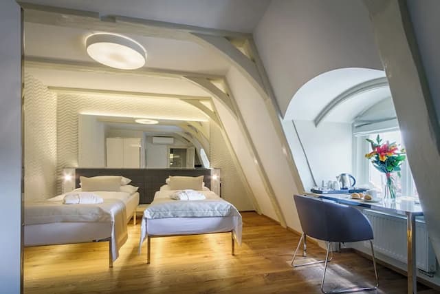 Hotel Golden Star-Standard Double Room-6