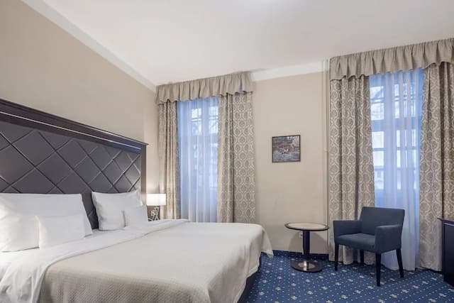 布拉格 Pytloun Old Armoury 飯店-Deluxe double room with 1 extra-1
