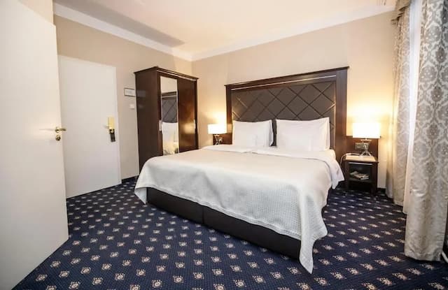 布拉格 Pytloun Old Armoury 飯店-Deluxe double room with 1 extra-5