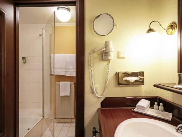 法蘭克福機場蘭根美居飯店-經典客房, 多張床-7