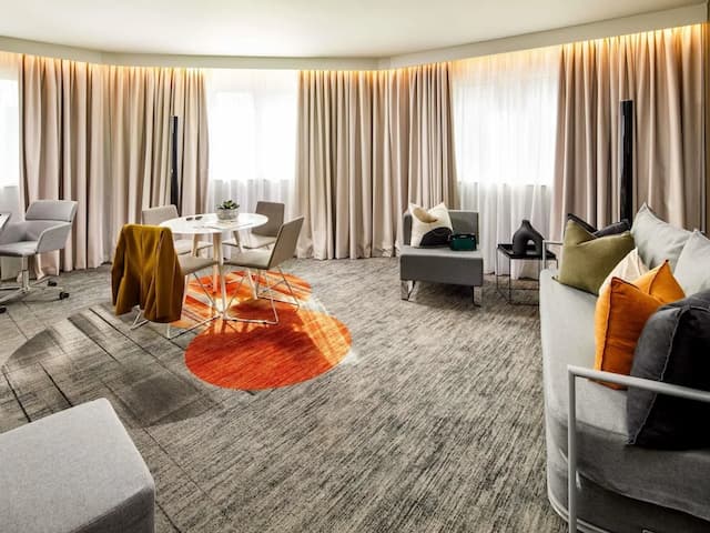 倫敦橋諾富特酒店-套房, 1 張加大雙人床及 1 張梳化床-4