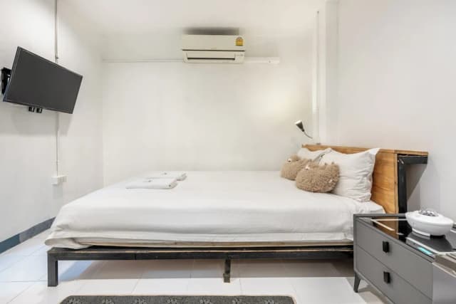 Sloth Hostel Don Mueang-Standard Double Room No Window-3
