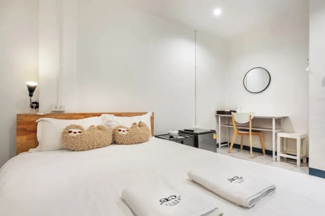 Sloth Hostel Don Mueang-Standard Double Room No Window-4