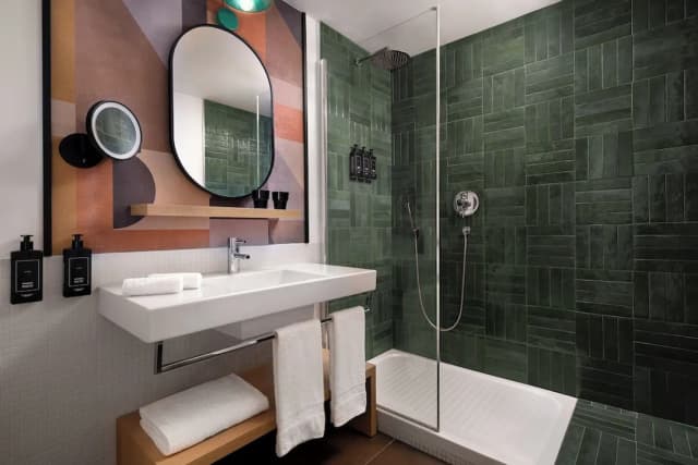 The Spring House Hotel Rome Vatican, Tapestry Collection Hilton-Superior Room, 2 Twin Beds-2