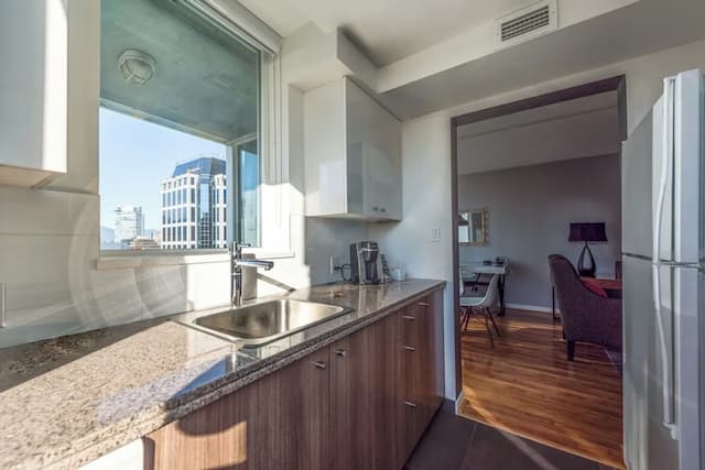 Carmana Hotel & Suites-Executive 2-Bedroom Suite (1 King + 2 Twins)-4