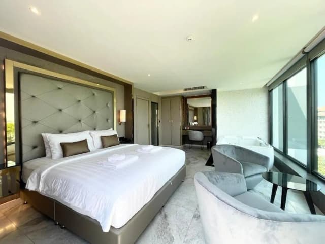 The Tj Hotel-Grand Presidential Suite with Jacuzzi-1
