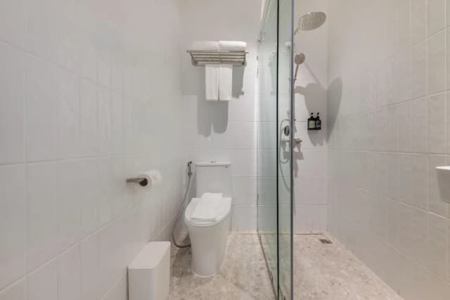 업스테어스 앳 톤 톤-Upstairs Bunkies-17