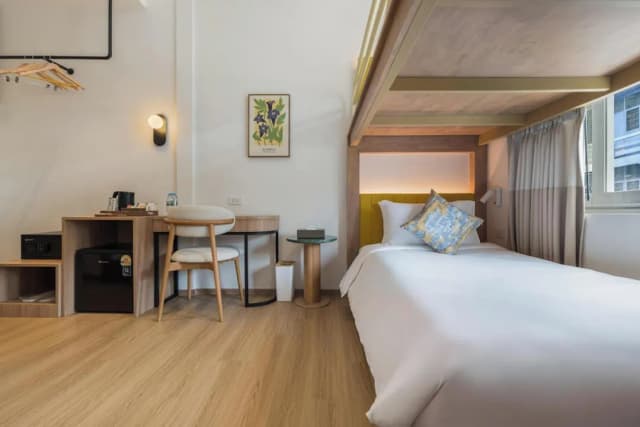 업스테어스 앳 톤 톤-Upstairs Bunkies-7