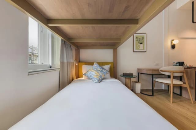 업스테어스 앳 톤 톤-Upstairs Bunkies-3