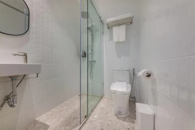 업스테어스 앳 톤 톤-Upstairs Bunkies-15