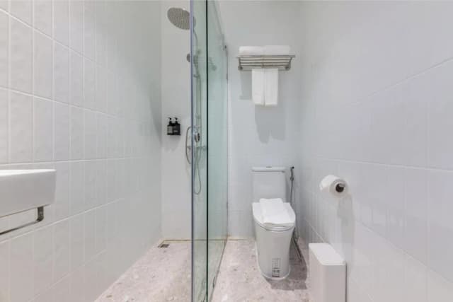 업스테어스 앳 톤 톤-Upstairs Bunkies-16