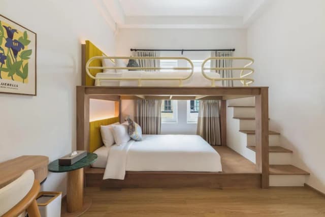 업스테어스 앳 톤 톤-Upstairs Bunkies-5