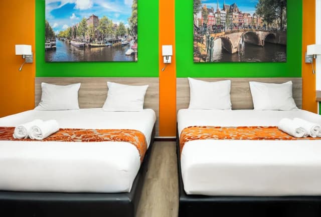 Amsterdam Teleport Hotel-家庭四人房-3