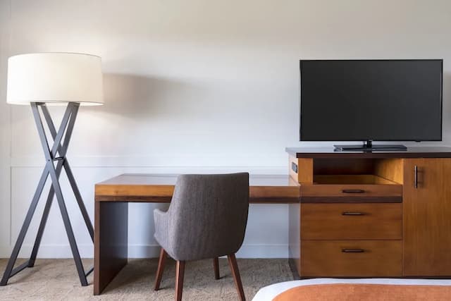 쉐라톤 마우이 리조트 & 스파-룸, 킹사이즈침대 1개, 롤인 샤워 시설, 리조트 전망 (Mobility Accessible)-2