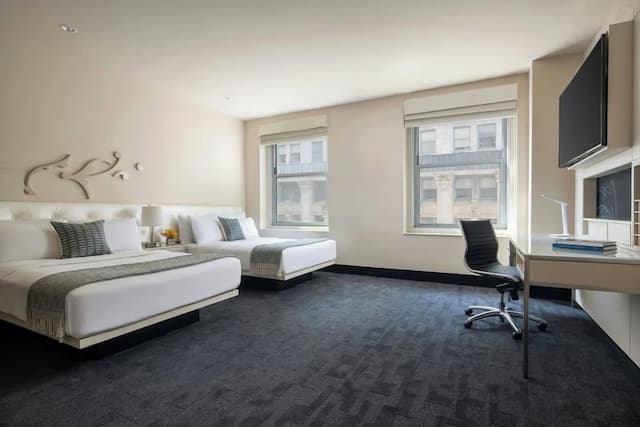 더 미드랜드 호텔, 시카고, 어 트리뷰트 포트폴리오 호텔-프리미엄룸, 더블침대 2개 (Mobility/Hearing Access, Roll-In Shwr)-1