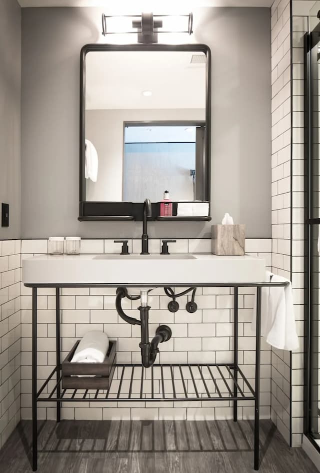 西雅圖市中心 MOXY 酒店-客房, 1 張特大雙人床 (Mobility Accessible, Roll-in Shower)-17