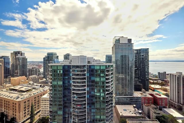 ウェスティン シアトル-プレミアム ルーム キングベッド 1 台ソファーベッド付き シティビュー-12