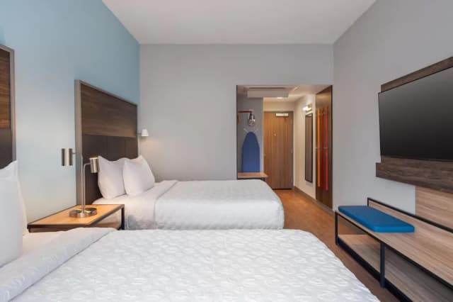 トゥルー バイ ヒルトン ヒューストン ダウンタウン コンベンションセンター-ルーム クイーンベッド 2 台 バリアフリー (Mobility & Hearing, Roll-in Shower)-2