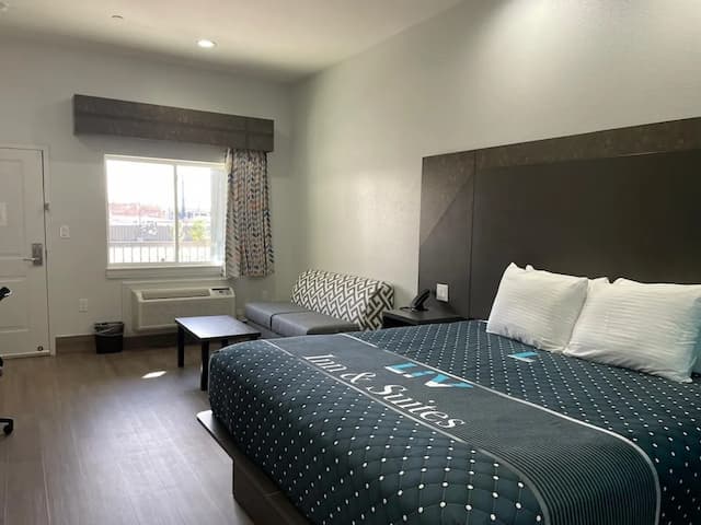 リブ イン アンド スイーツ-ルーム キングベッド 1 台 喫煙可-8