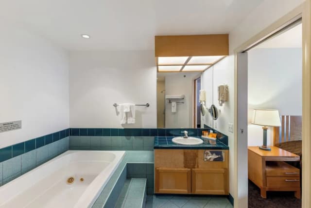 清風灣酒店-特級雙人房單人入住, 1 張特大雙人床, 按摩浴缸, 附屬樓-9