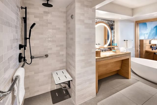 The Ritz-Carlton O‘ahu, Turtle Bay-Suite, 2 Queen Beds, Lanai, Oceanfront (Mobility/Hearing Access, Roll-in Shwr)-2