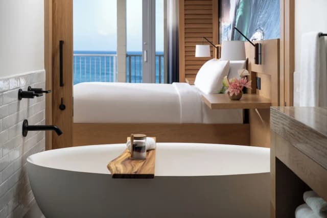 The Ritz-Carlton O‘ahu, Turtle Bay-Suite, 1 King Bed, Oceanfront (Mobility/Hearing Access, Roll in Shower)-3