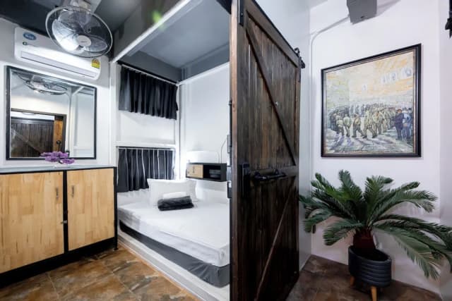 Vibes Hostel Bangkok-標準雙床房-4