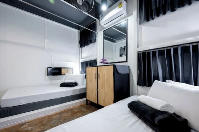 Vibes Hostel Bangkok-標準雙床房-3