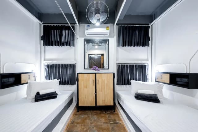 Vibes Hostel Bangkok-標準雙床房-1