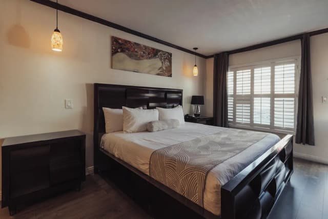 迪克西好萊塢飯店-浪漫單人房, 1 張特大雙人床, 按摩浴缸-3