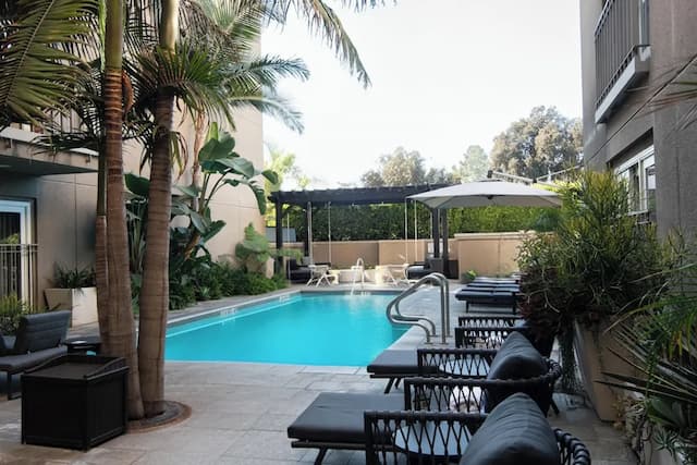 호텔 아마라노 버뱅크 - 할리우드-디럭스룸, 더블침대 2개, 수영장 전망-6