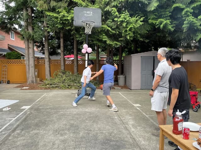 Rose Garden Vancouver Airport-Richmond BC-行政开间套房, 1 张特大床和 1 张沙发床, 庭院景观-9
