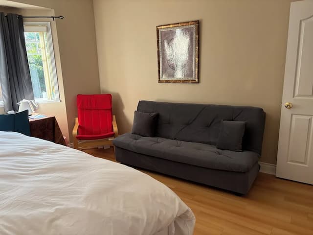 Rose Garden Vancouver Airport-Richmond BC-行政开间套房, 1 张特大床和 1 张沙发床, 庭院景观-14