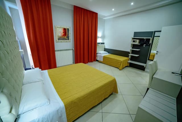 Hotel Demó-Basic Triple Room-2