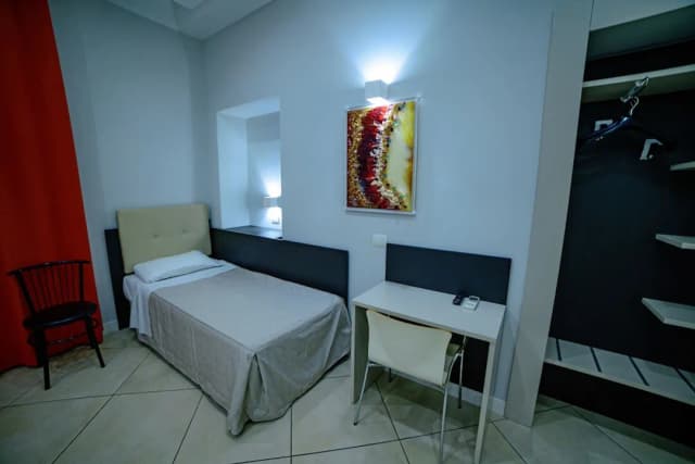 Hotel Demó-Basic Triple Room-3