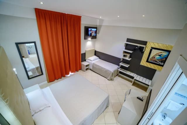 Hotel Demó-Basic Triple Room-1