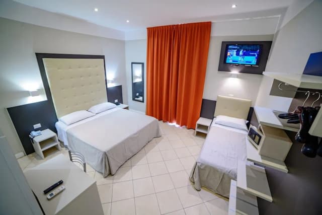 Hotel Demó-Basic Triple Room-18