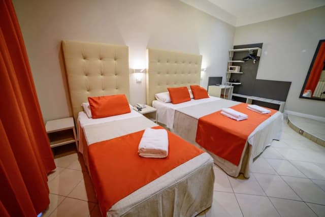 Hotel Demó-Basic Triple Room-14