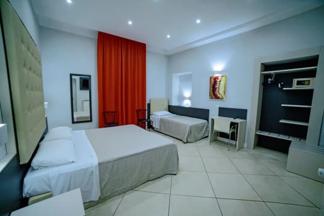 Hotel Demó-Basic Triple Room-16