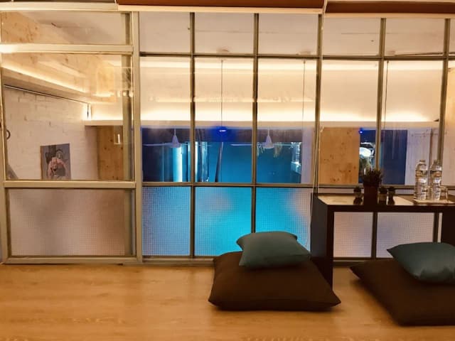 藍色小屋艾里時尚男同志波斯特飯店-Blu G Twin Futons with Ensuite Bathroom-3