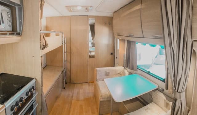 Beach House Camp-Family Deluxe-4