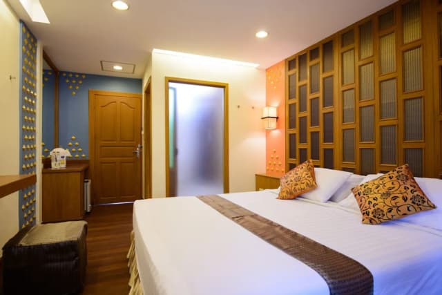 曼谷金色房屋酒店-Royal grand King size bed-3