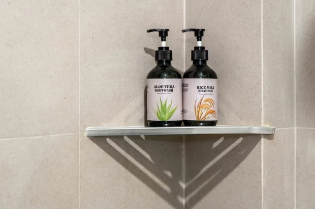 Buasri Boutique Patong-华丽客房, 1 张特大床, 阳台, 泳池景观-12