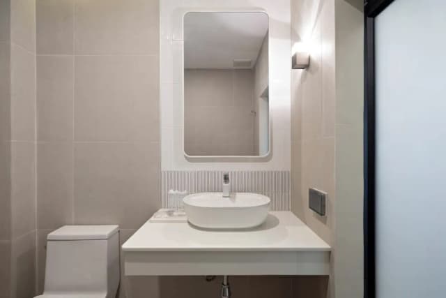 Buasri Boutique Patong-华丽客房, 1 张特大床, 阳台, 泳池景观-4